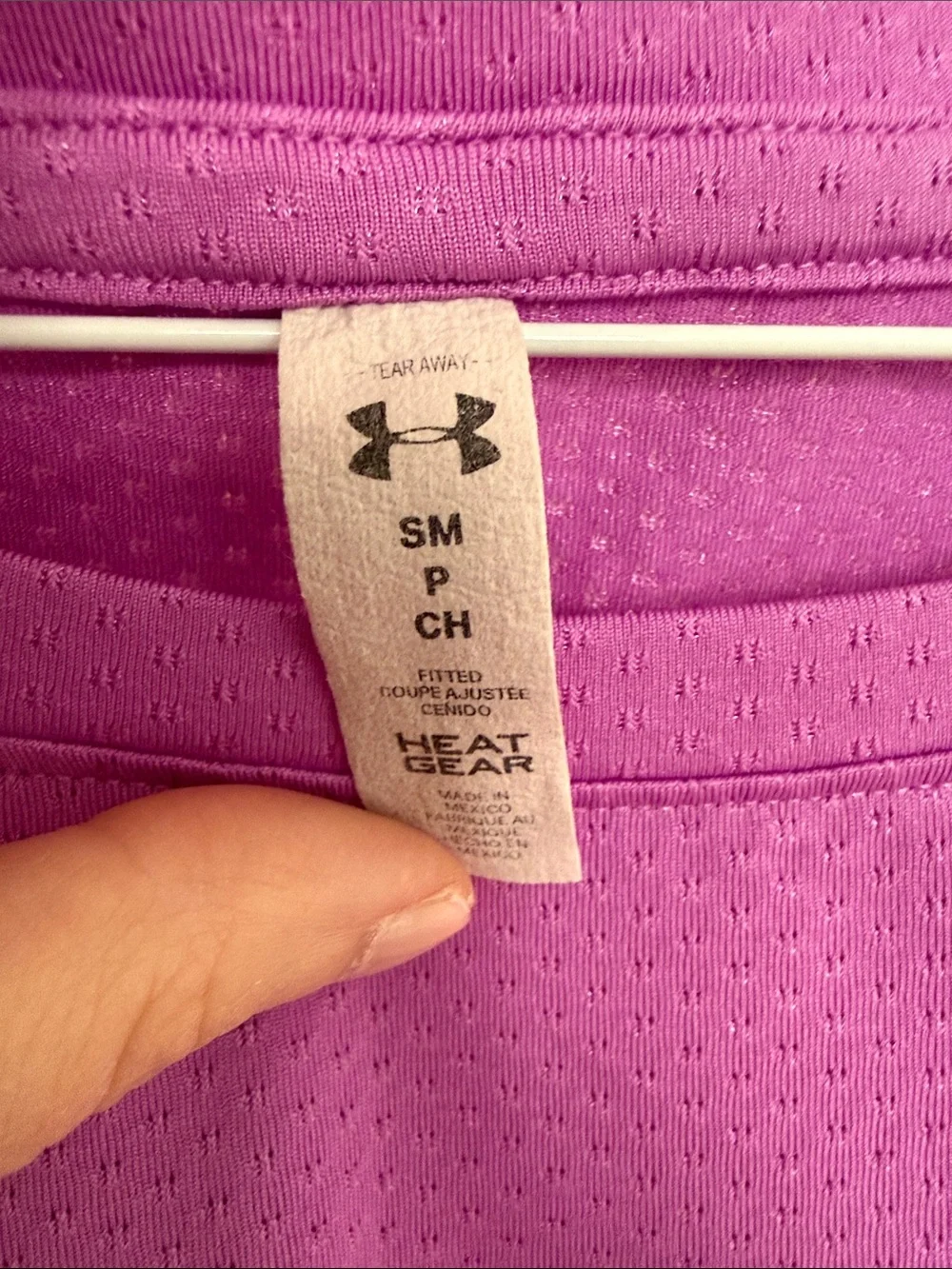 🚨Size S Under Armour Women's Long Sleeve Performance Top - Bright Purple - Picture 3 of 5